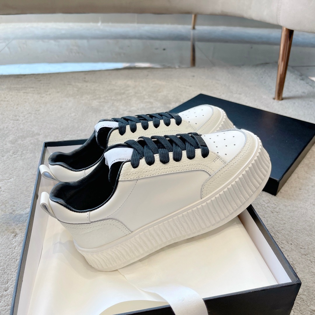 Casual Sneaker Low - Tênis Plataforma Branco Feminino com Detalhes